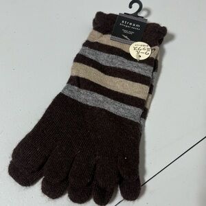 Stream five-finger socks with embroidered bow women’s 6-8 striped ankle neutral